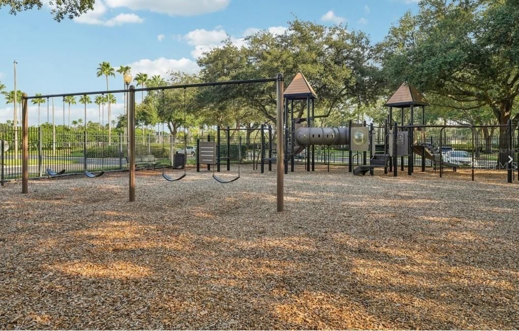 En Venta: $620,000 (4 camas, 2 baños, 2578 Pies cuadrados)