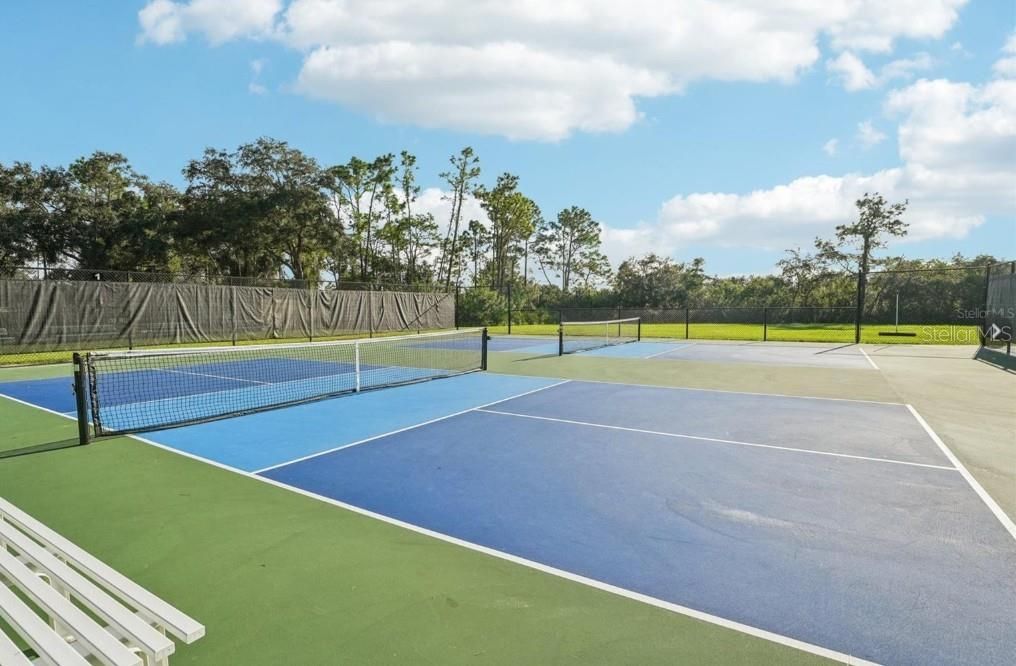 En Venta: $620,000 (4 camas, 2 baños, 2578 Pies cuadrados)