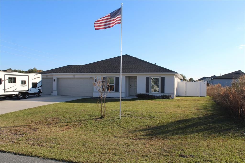 待售: $310,000 (4 贝兹, 2 浴室, 1811 平方英尺)