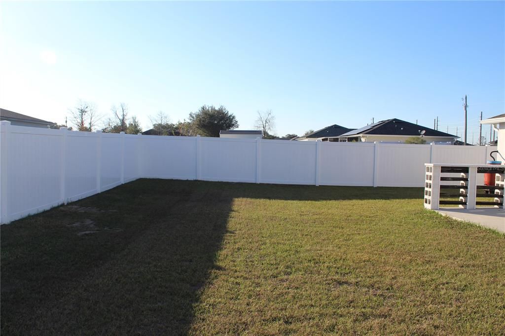 待售: $310,000 (4 贝兹, 2 浴室, 1811 平方英尺)