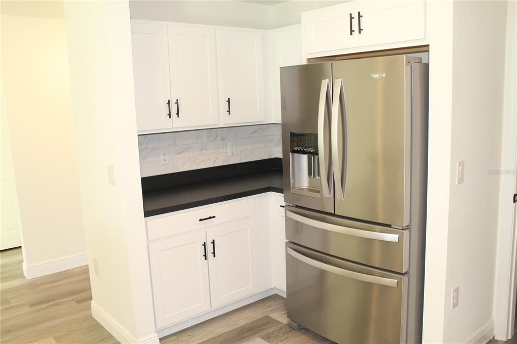 待售: $310,000 (4 贝兹, 2 浴室, 1811 平方英尺)