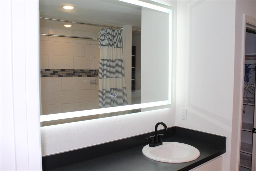 待售: $310,000 (4 贝兹, 2 浴室, 1811 平方英尺)