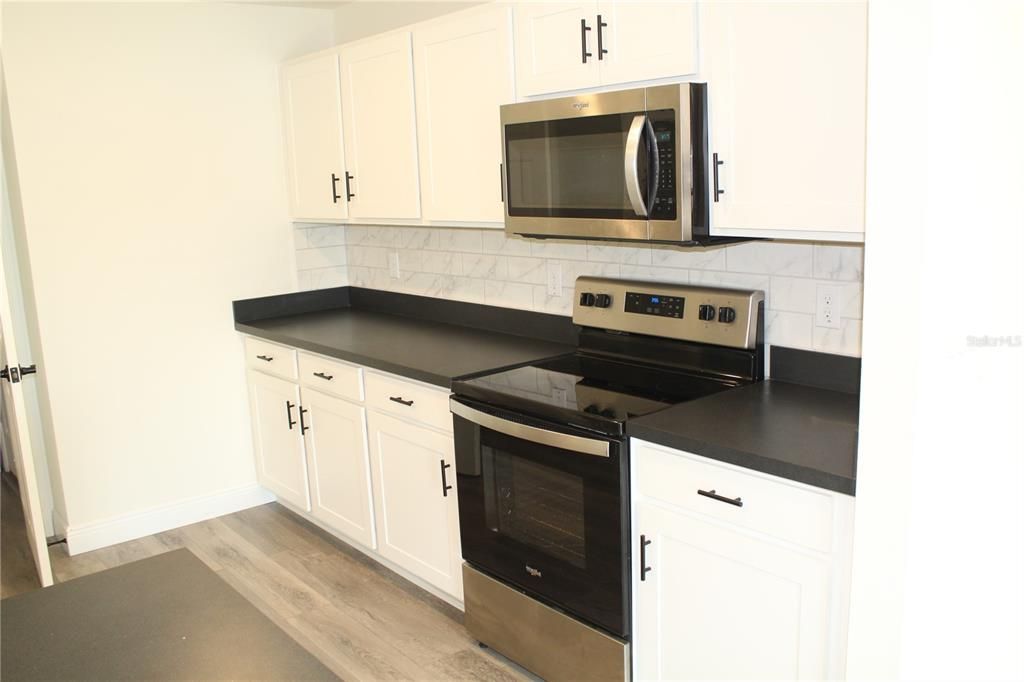 待售: $310,000 (4 贝兹, 2 浴室, 1811 平方英尺)