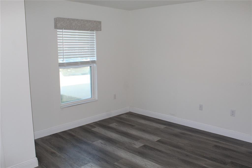 待售: $310,000 (4 贝兹, 2 浴室, 1811 平方英尺)