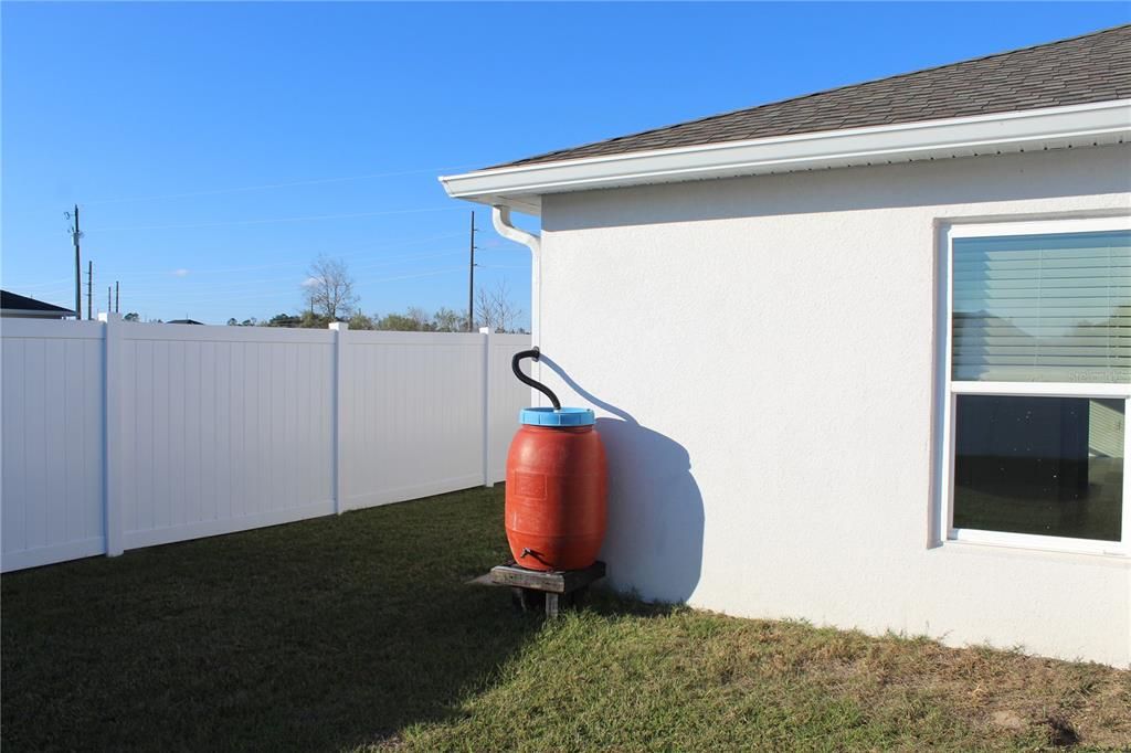 待售: $310,000 (4 贝兹, 2 浴室, 1811 平方英尺)