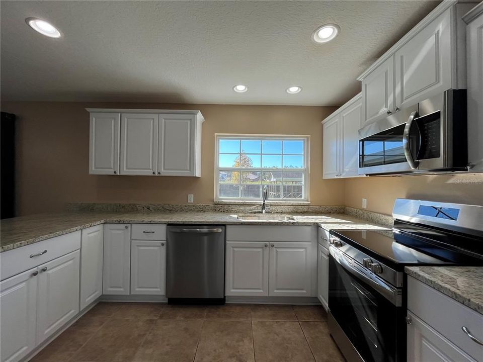 В аренду: $2,200 (3 спален, 2 ванн, 1312 Квадратных фут)