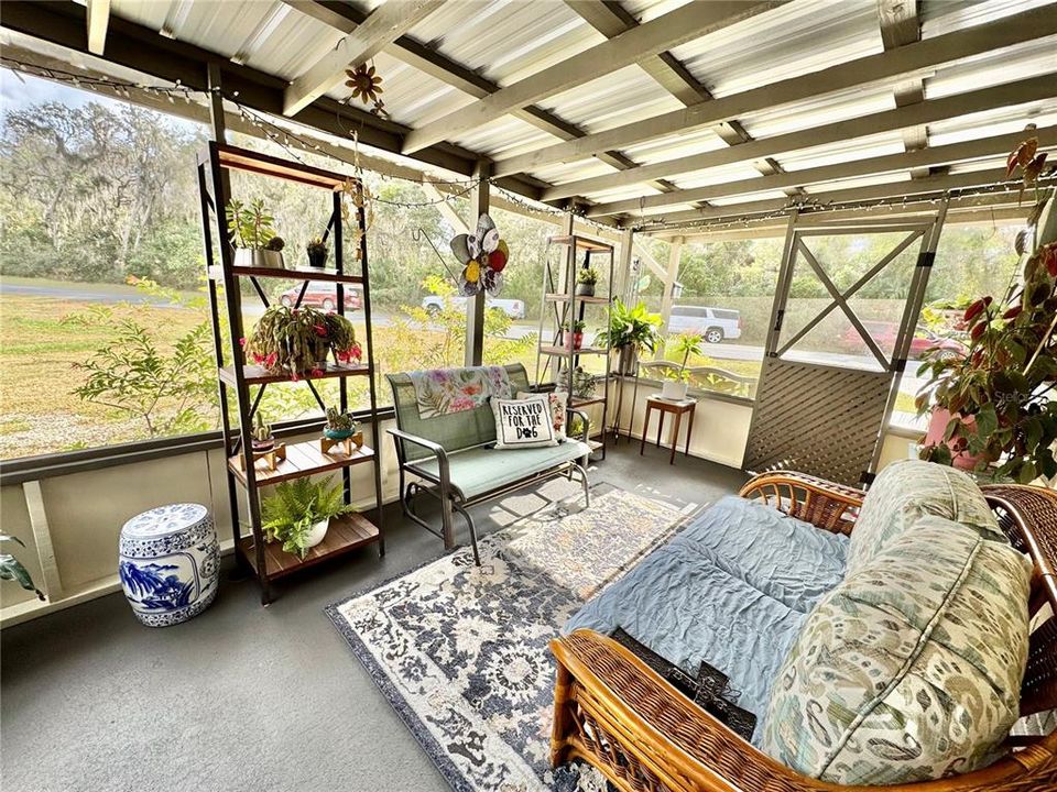 For Sale: $549,000 (5 beds, 3 baths, 2820 Square Feet)