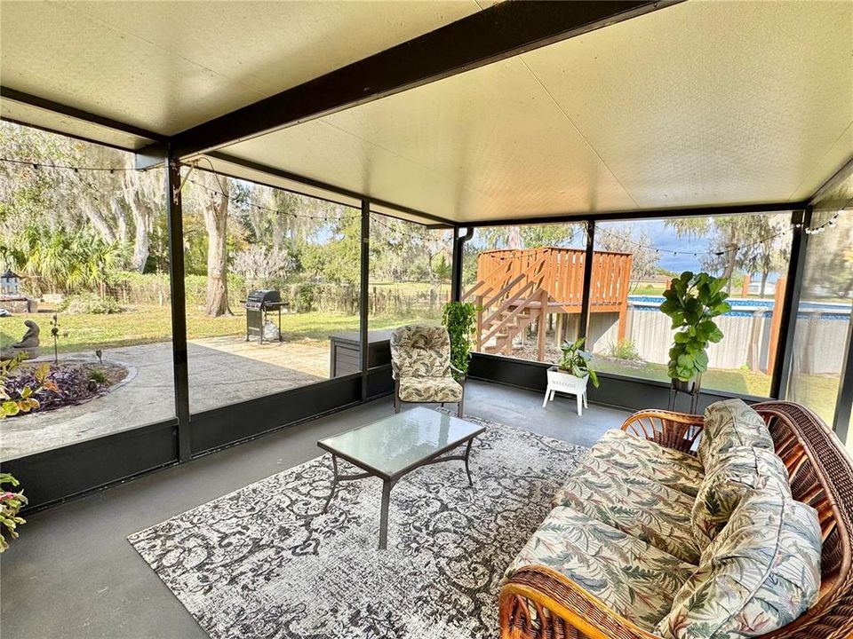 For Sale: $549,000 (5 beds, 3 baths, 2820 Square Feet)