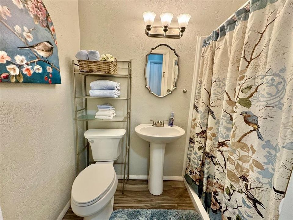 For Sale: $549,000 (5 beds, 3 baths, 2820 Square Feet)