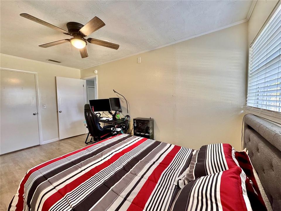 For Sale: $549,000 (5 beds, 3 baths, 2820 Square Feet)