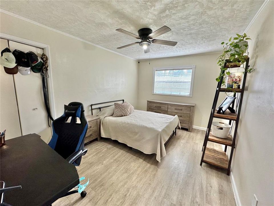 For Sale: $549,000 (5 beds, 3 baths, 2820 Square Feet)