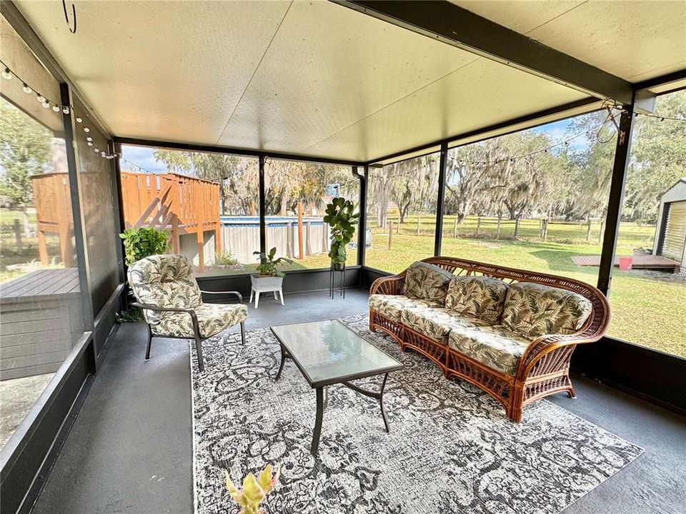 For Sale: $549,000 (5 beds, 3 baths, 2820 Square Feet)