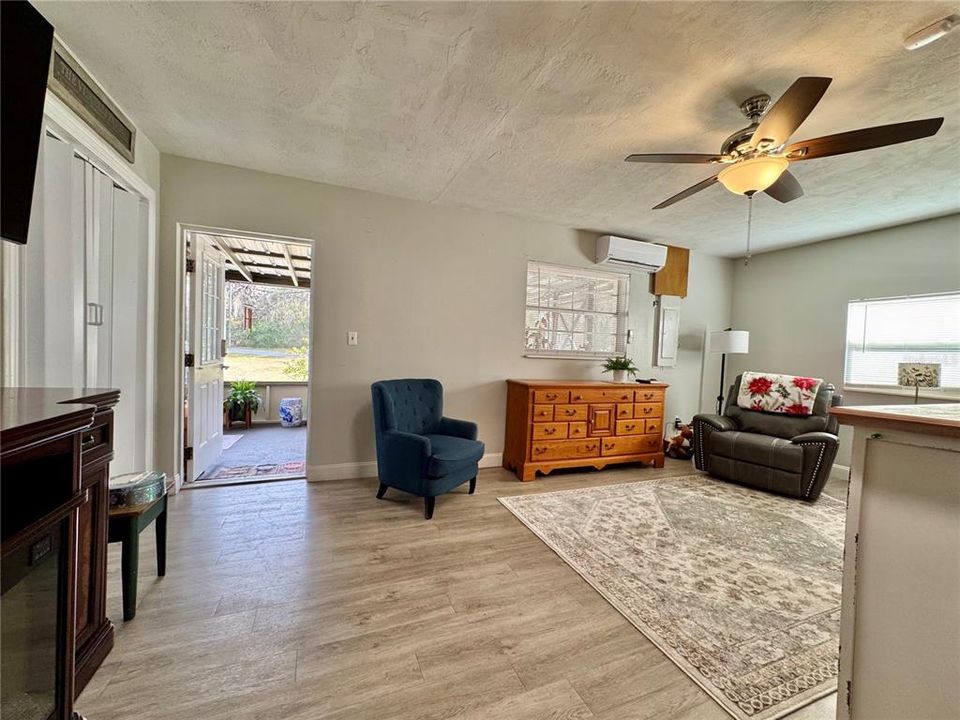 For Sale: $549,000 (5 beds, 3 baths, 2820 Square Feet)