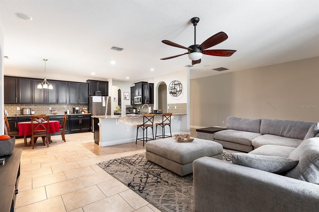 На продажу: $650,000 (4 спален, 3 ванн, 3051 Квадратных фут)