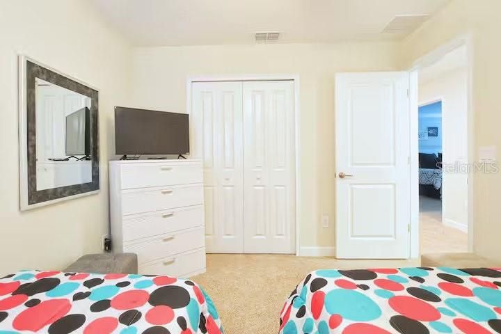 En Venta: $639,900 (6 camas, 5 baños, 3291 Pies cuadrados)