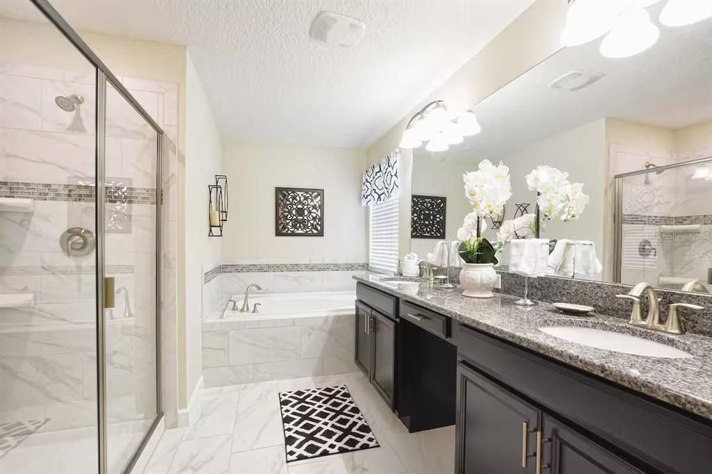 En Venta: $639,900 (6 camas, 5 baños, 3291 Pies cuadrados)