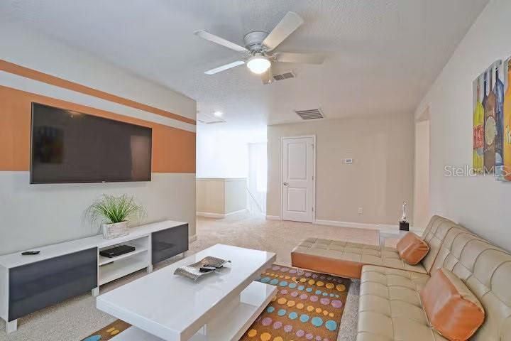 En Venta: $639,900 (6 camas, 5 baños, 3291 Pies cuadrados)