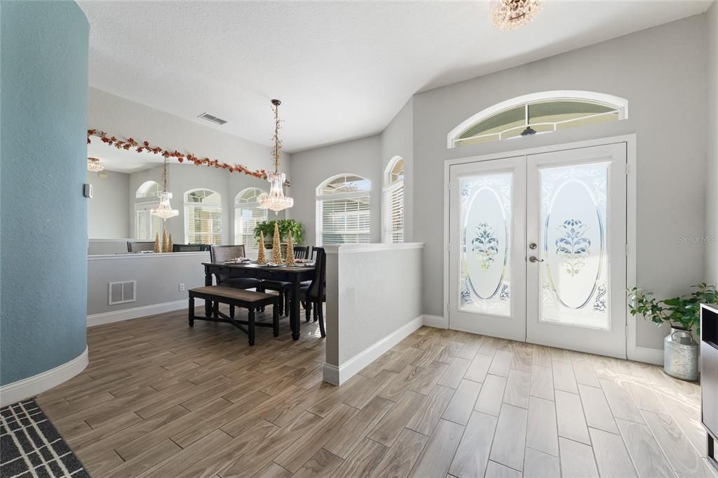 For Rent: $2,680 (3 beds, 2 baths, 2200 Square Feet)