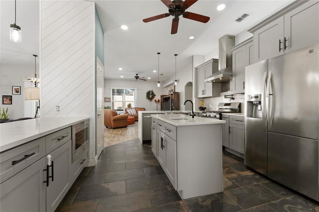 For Rent: $2,680 (3 beds, 2 baths, 2200 Square Feet)