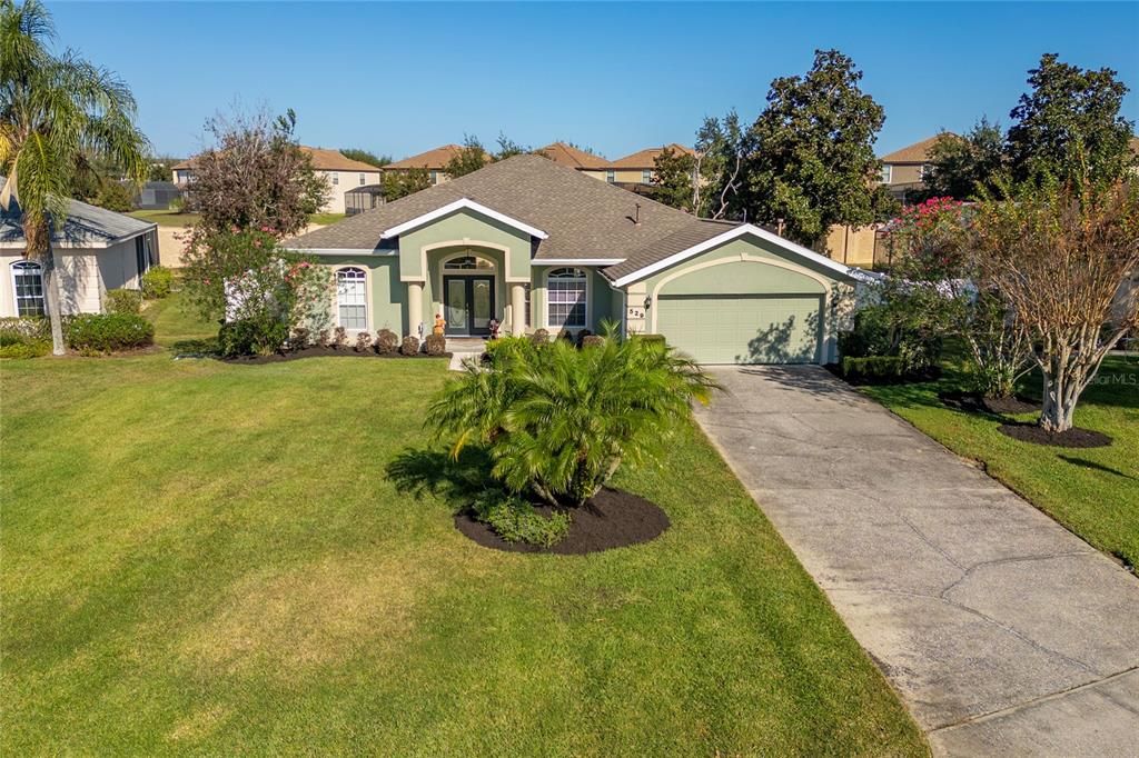 For Rent: $2,680 (3 beds, 2 baths, 2200 Square Feet)