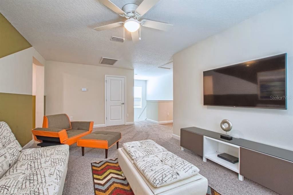 En Venta: $629,900 (6 camas, 5 baños, 3291 Pies cuadrados)