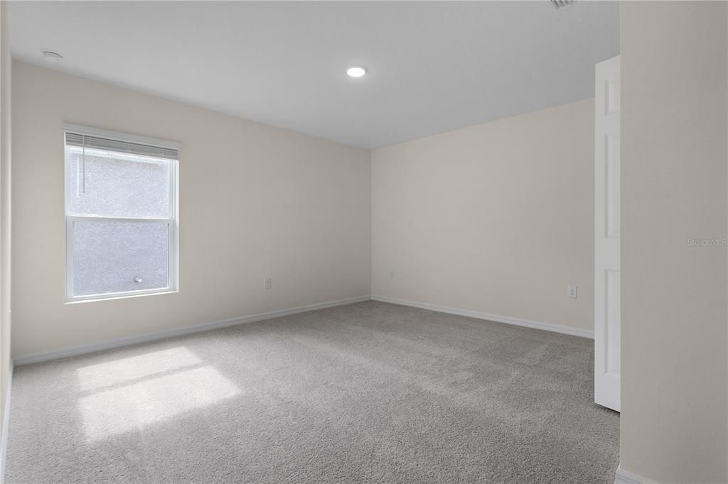 For Rent: $1,950 (4 beds, 2 baths, 2104 Square Feet)