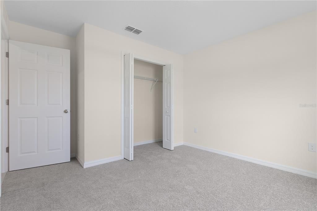 For Rent: $1,950 (4 beds, 2 baths, 2104 Square Feet)