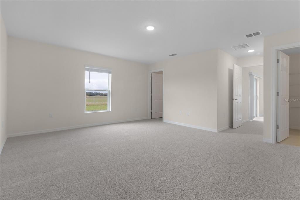 For Rent: $1,950 (4 beds, 2 baths, 2104 Square Feet)