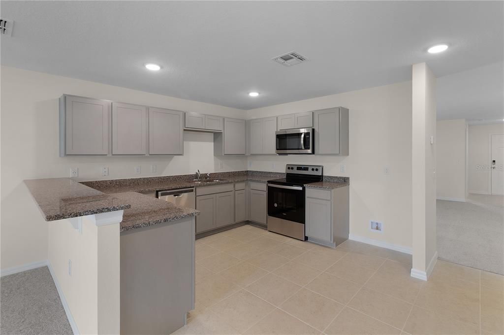 For Rent: $1,950 (4 beds, 2 baths, 2104 Square Feet)