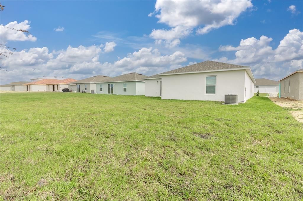 For Rent: $1,950 (4 beds, 2 baths, 2104 Square Feet)