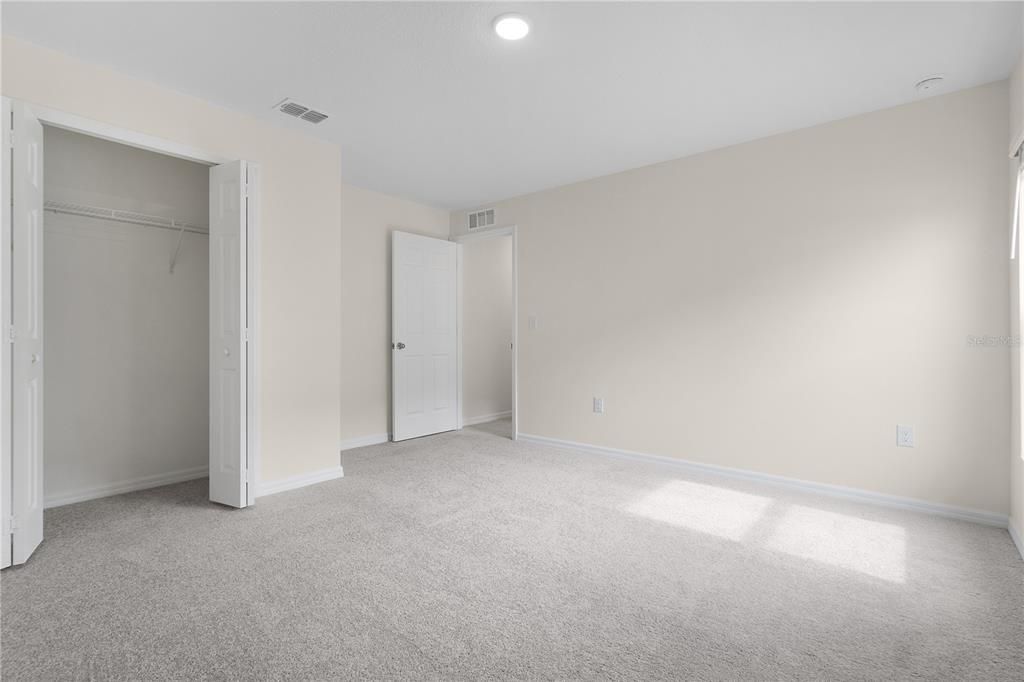 For Rent: $1,950 (4 beds, 2 baths, 2104 Square Feet)