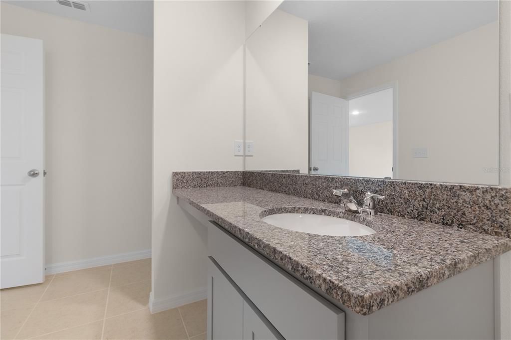 For Rent: $1,950 (4 beds, 2 baths, 2104 Square Feet)