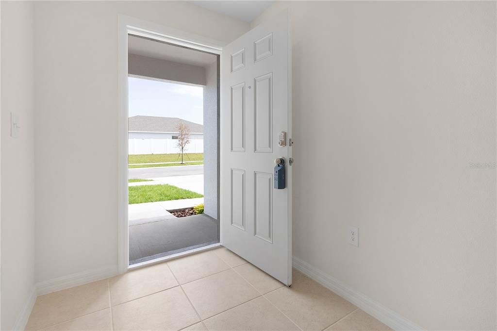 For Rent: $1,950 (4 beds, 2 baths, 2104 Square Feet)