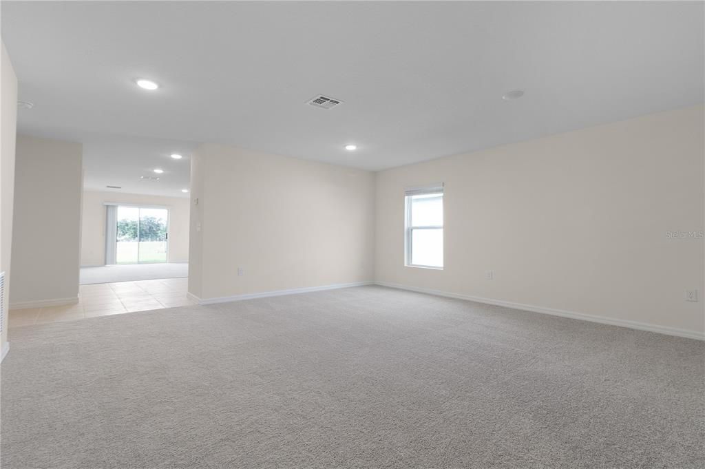 For Rent: $1,950 (4 beds, 2 baths, 2104 Square Feet)