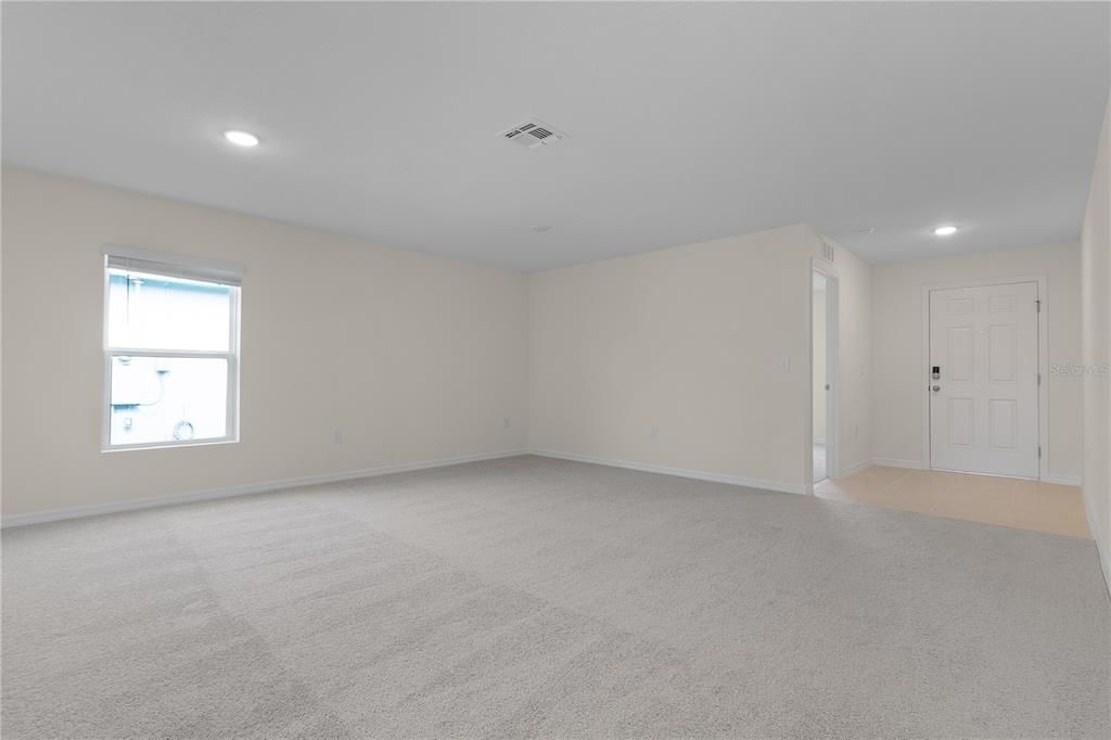 For Rent: $1,950 (4 beds, 2 baths, 2104 Square Feet)