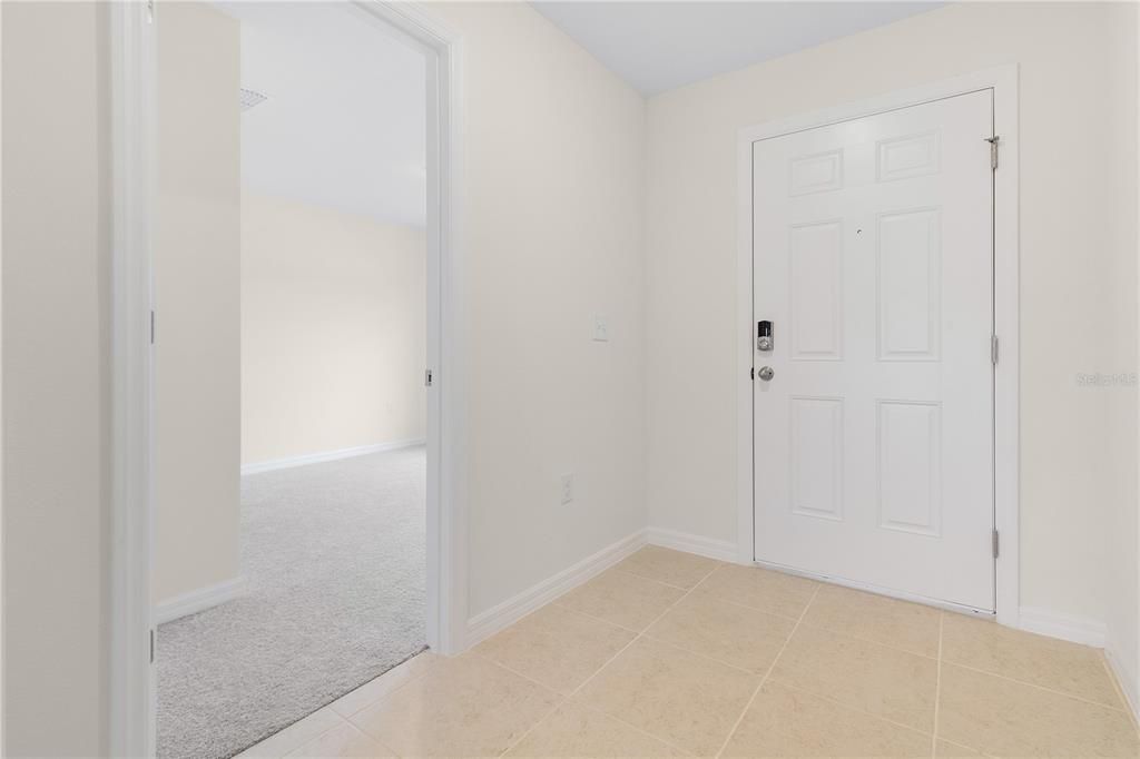 For Rent: $1,950 (4 beds, 2 baths, 2104 Square Feet)