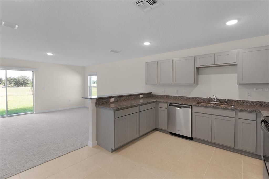 For Rent: $1,950 (4 beds, 2 baths, 2104 Square Feet)