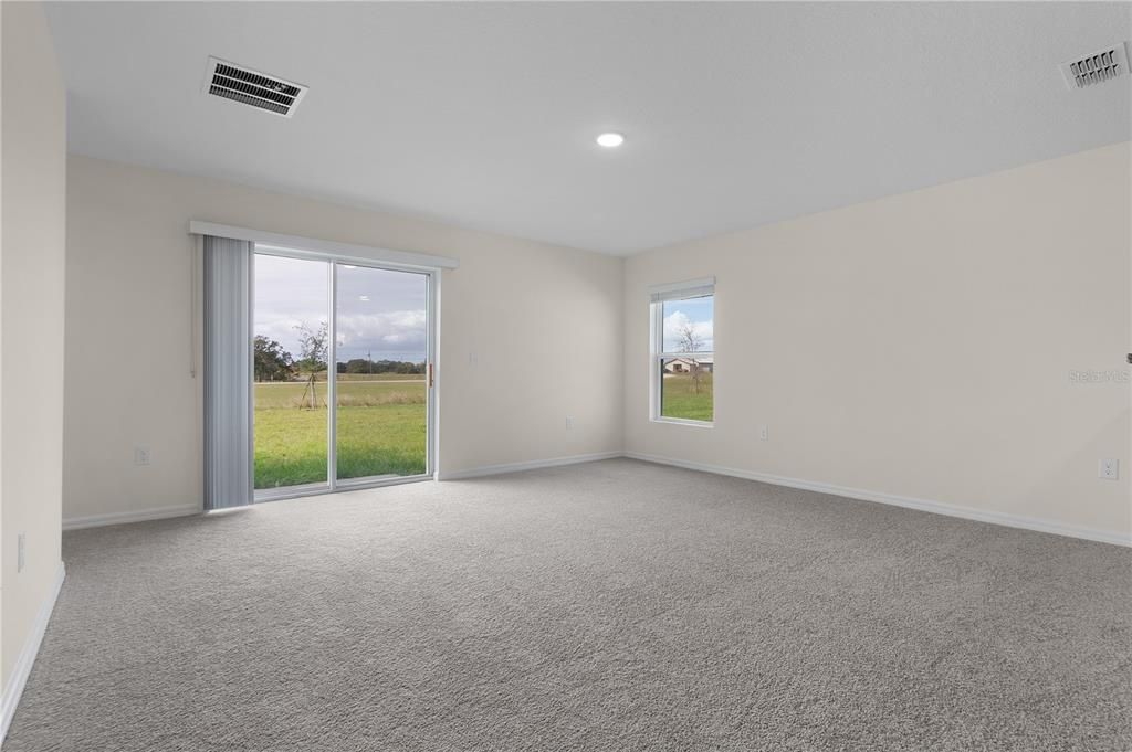 For Rent: $1,950 (4 beds, 2 baths, 2104 Square Feet)