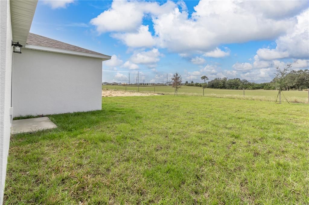 For Rent: $1,950 (4 beds, 2 baths, 2104 Square Feet)