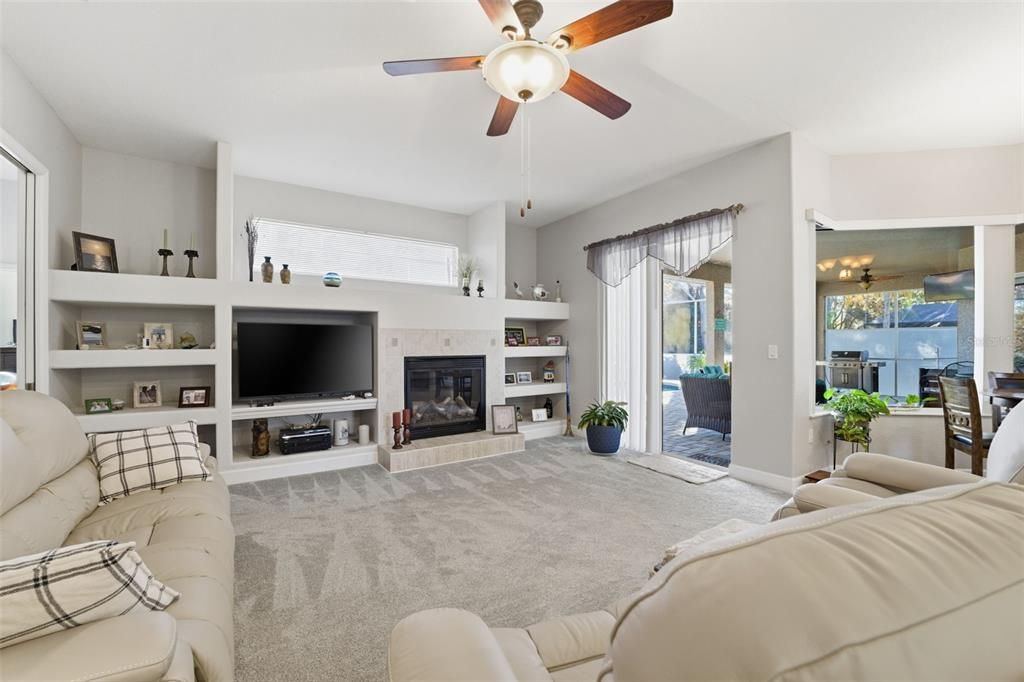 待售: $560,000 (3 贝兹, 2 浴室, 2736 平方英尺)