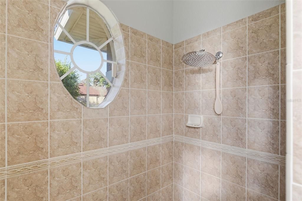 待售: $560,000 (3 贝兹, 2 浴室, 2736 平方英尺)