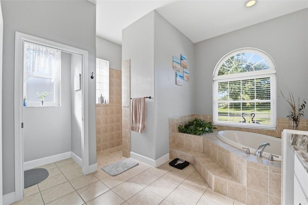 待售: $560,000 (3 贝兹, 2 浴室, 2736 平方英尺)