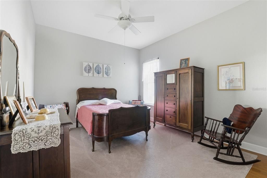 待售: $560,000 (3 贝兹, 2 浴室, 2736 平方英尺)