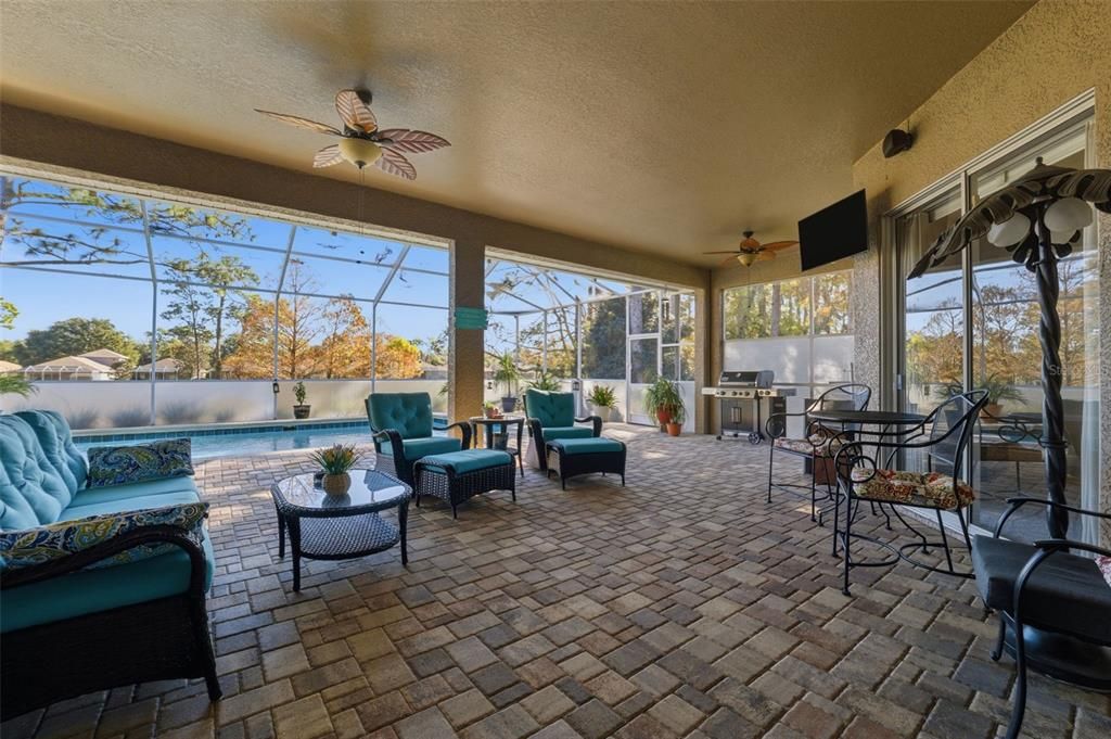 待售: $560,000 (3 贝兹, 2 浴室, 2736 平方英尺)