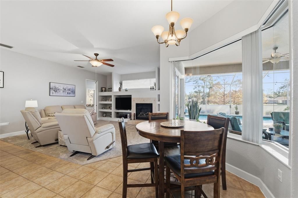 待售: $560,000 (3 贝兹, 2 浴室, 2736 平方英尺)