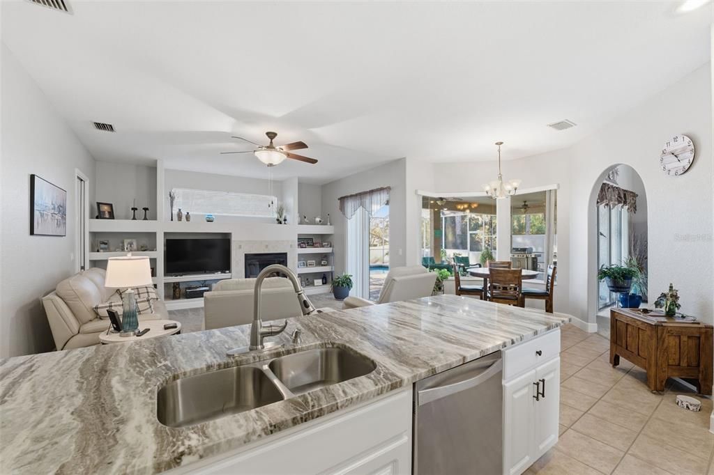 待售: $560,000 (3 贝兹, 2 浴室, 2736 平方英尺)