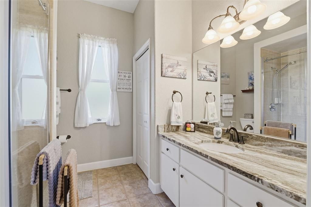 待售: $560,000 (3 贝兹, 2 浴室, 2736 平方英尺)