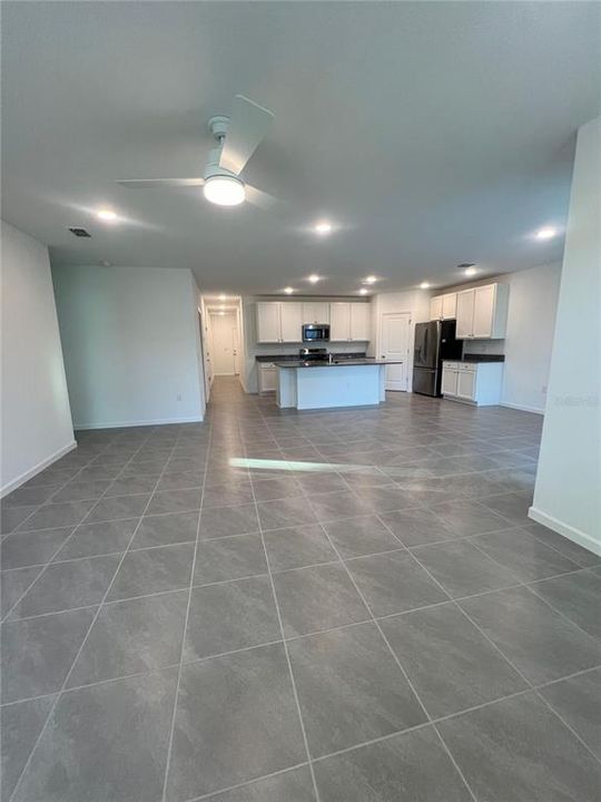 出租: $2,000 (3 贝兹, 2 浴室, 1684 平方英尺)