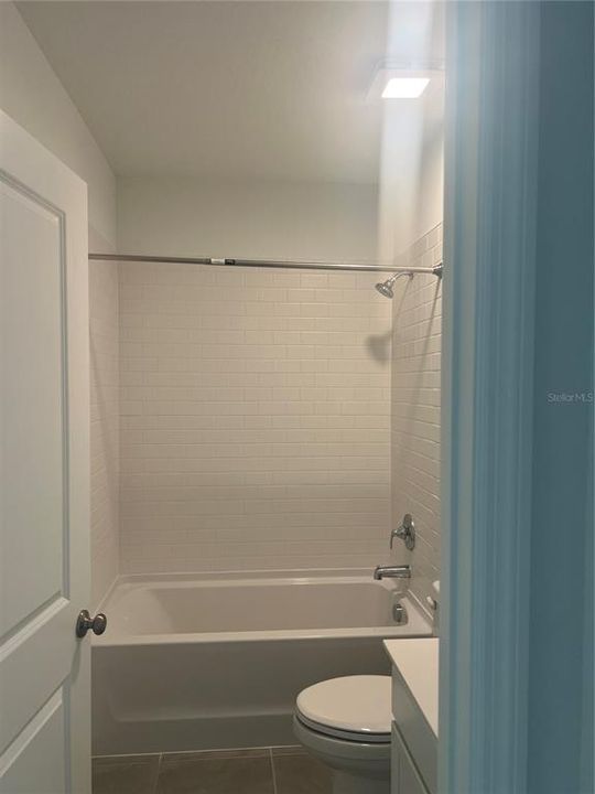 出租: $2,000 (3 贝兹, 2 浴室, 1684 平方英尺)