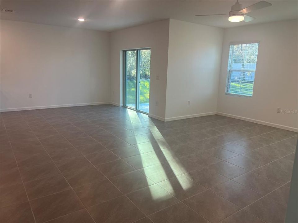 出租: $2,000 (3 贝兹, 2 浴室, 1684 平方英尺)